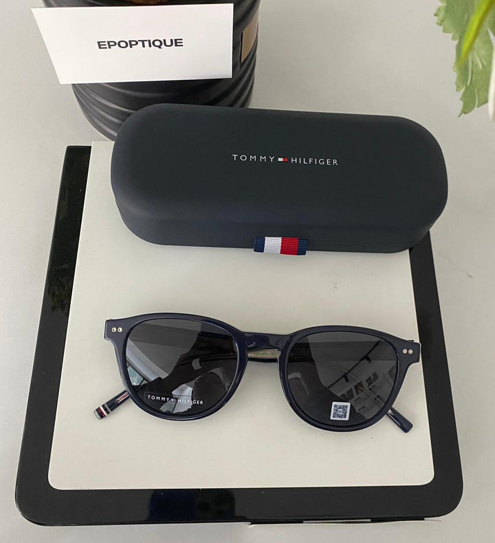 TOMMY HILFIGER -- HOMMES