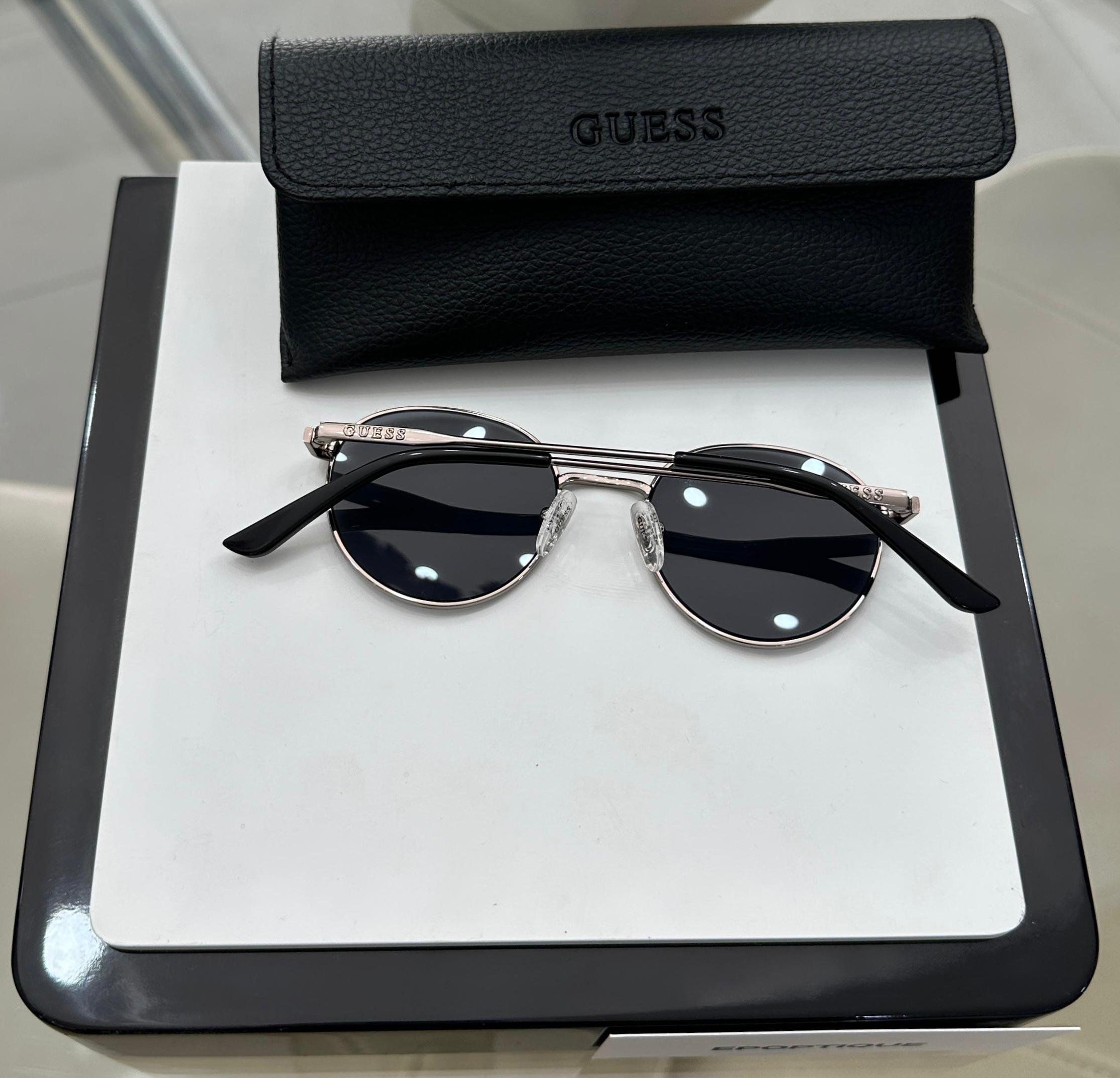 GUESS GU00237 08A -UNISEXE-