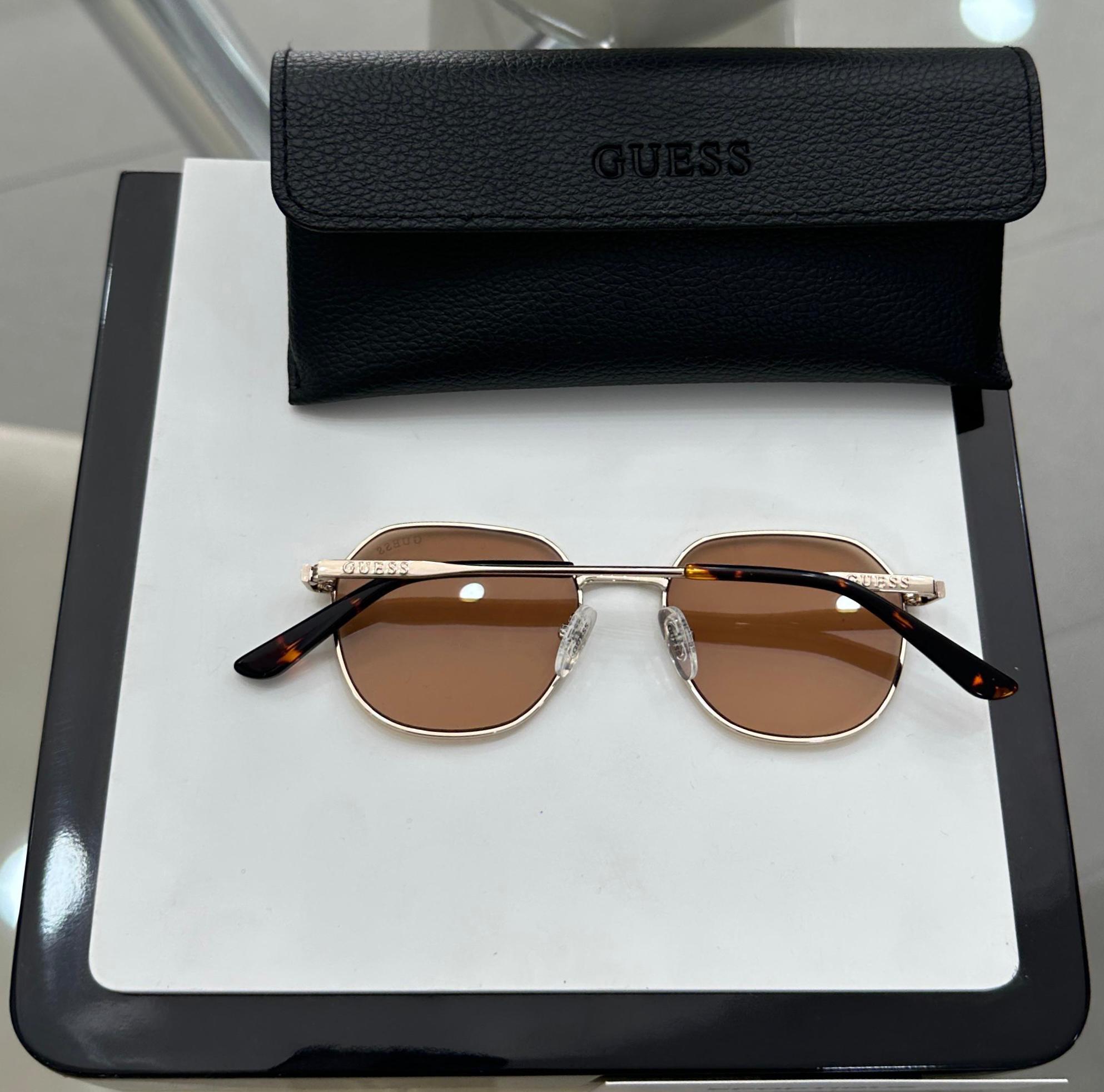 GUESS GU00221 20B -UNISEXE-